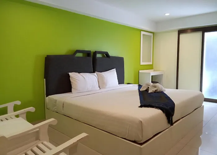 Sunny Hotel 3*